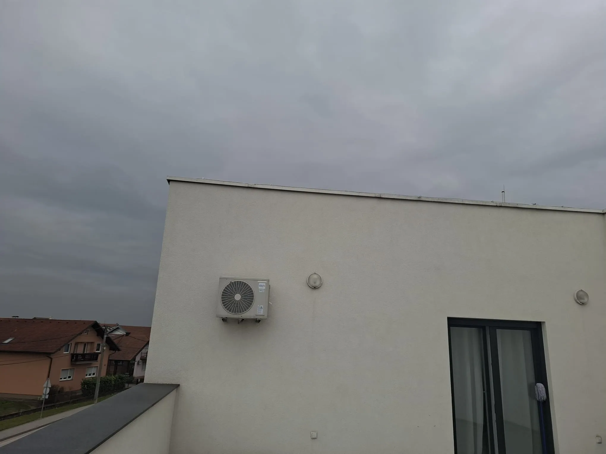 trosoban stan u novogradnji - slika 9