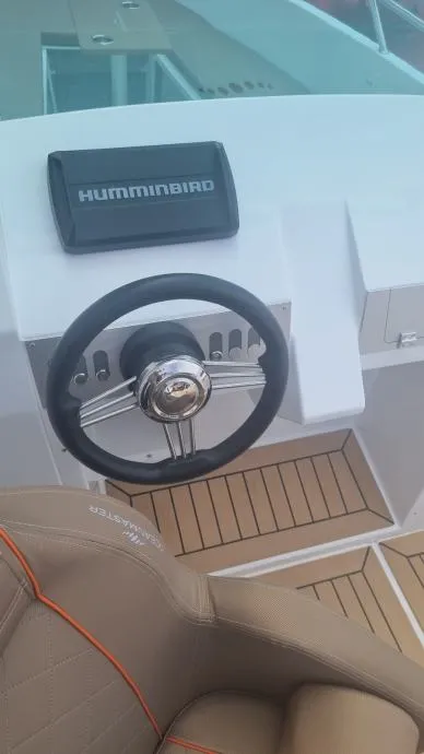 ocean master 605s + suzuki 140 ks (bijela kapa motora) - slika 9
