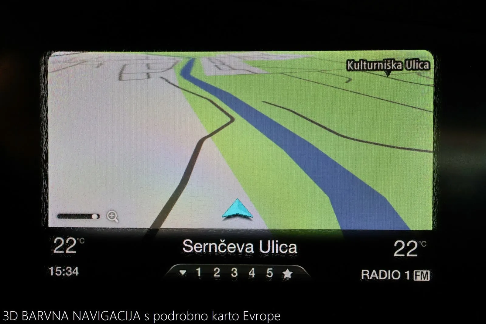 alfa romeo giulia 2.2jtdm at8 super led+biksenon navi radar - slika 13
