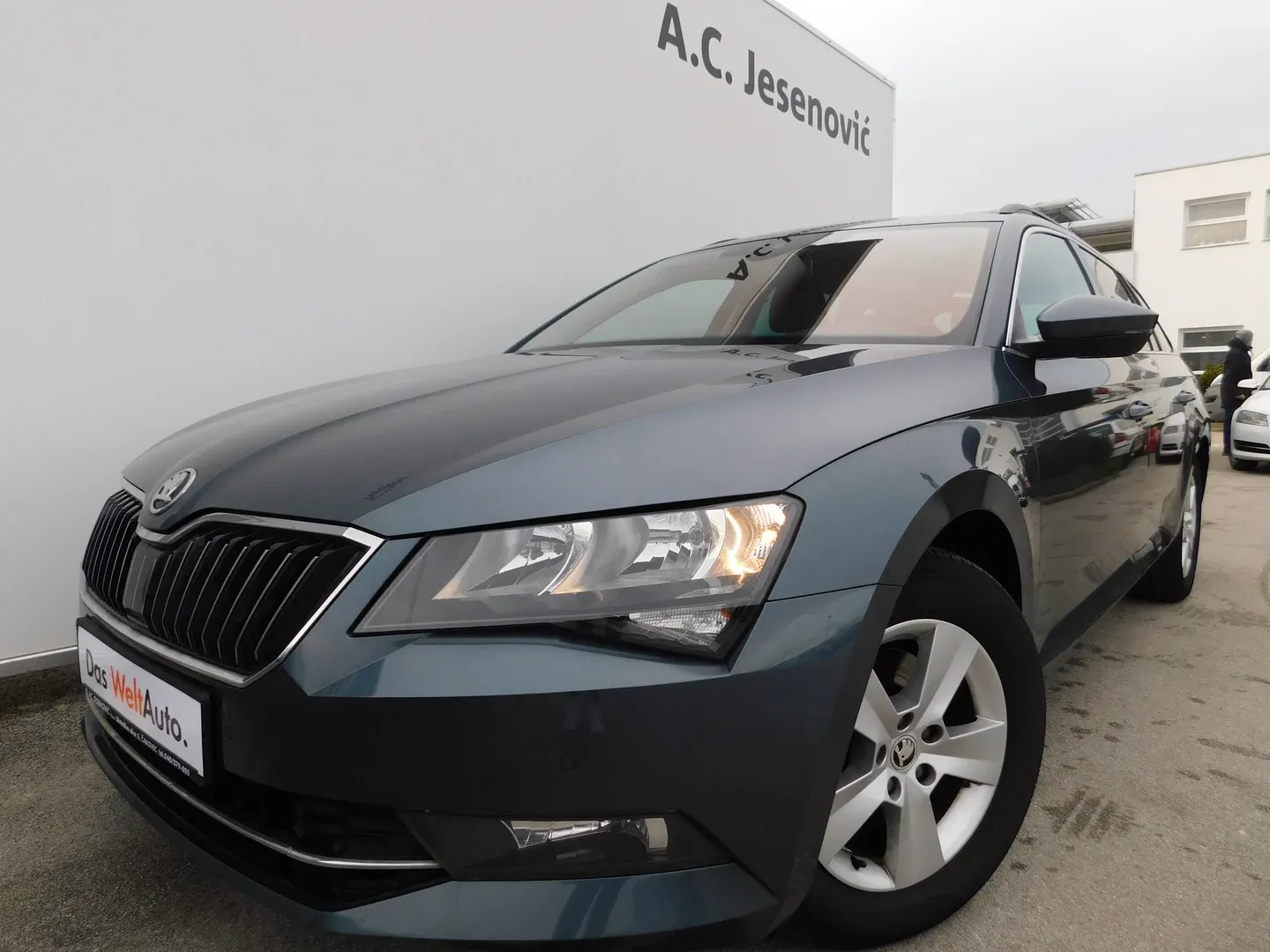 09322 škoda superb combi ambition 1.6 tdi - slika 7