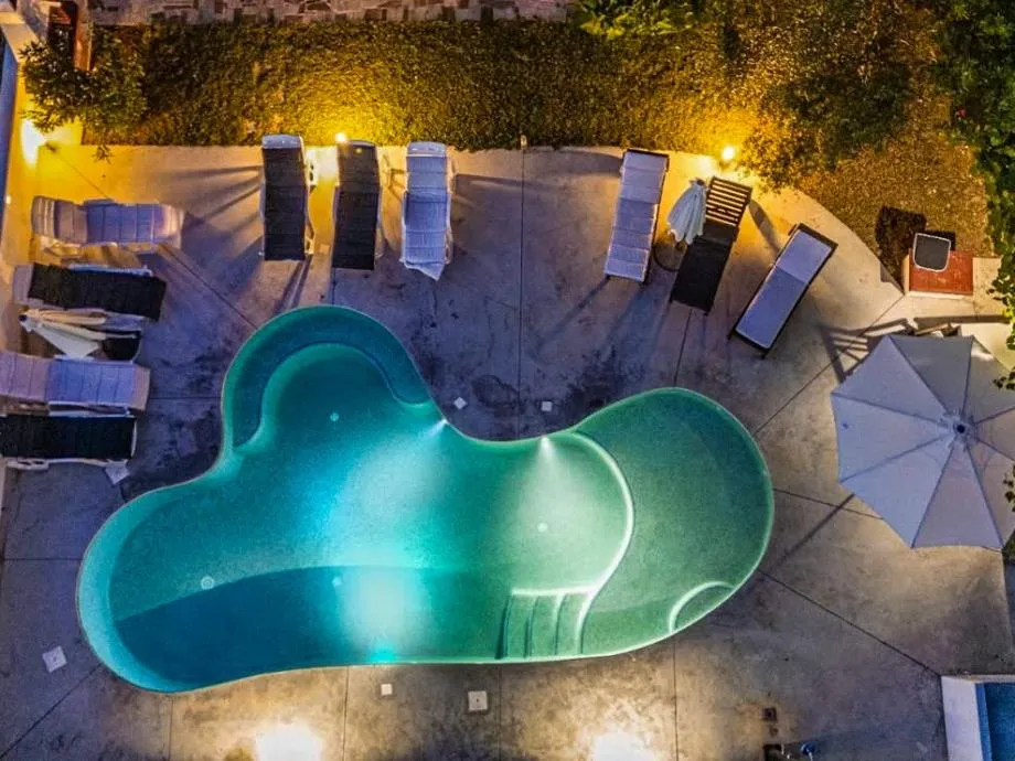 fažana-turistička nekretnina s 7 apartmana i bazenom - slika 2
