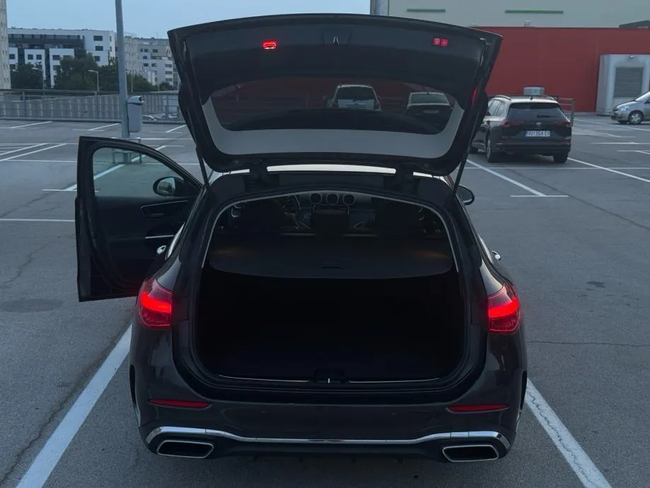 mercedes-benz c200d t amg line *pano, vrhunsko stanje, 2 seta kotača* - slika 20