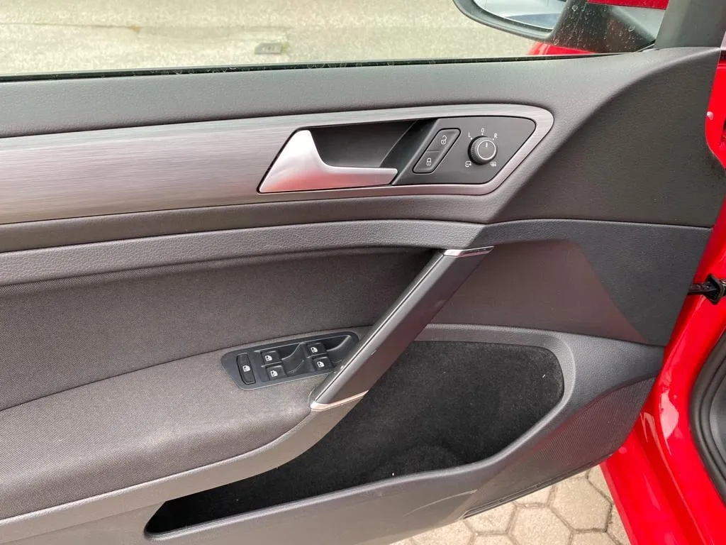 vw golf 7 variant 1,6 tdi, radar, klima, 4 x garancija ! - slika 18