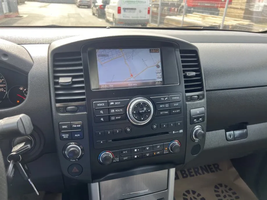nissan navara 3.0 v6 - slika 8