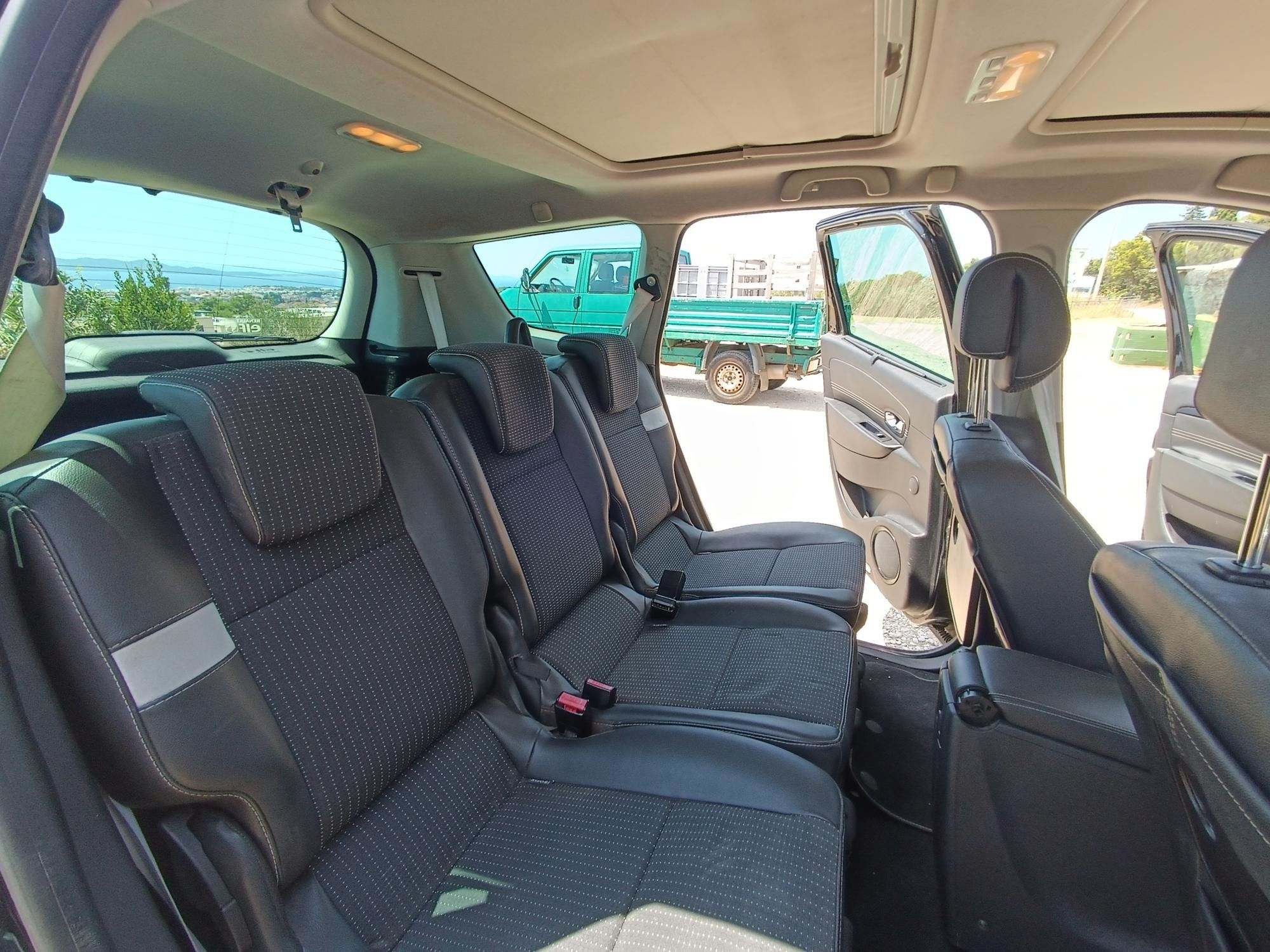 renault grand scenic 1,9 dci ,7 sjedala,klima,tempomat,bose ozvučenje - slika 11