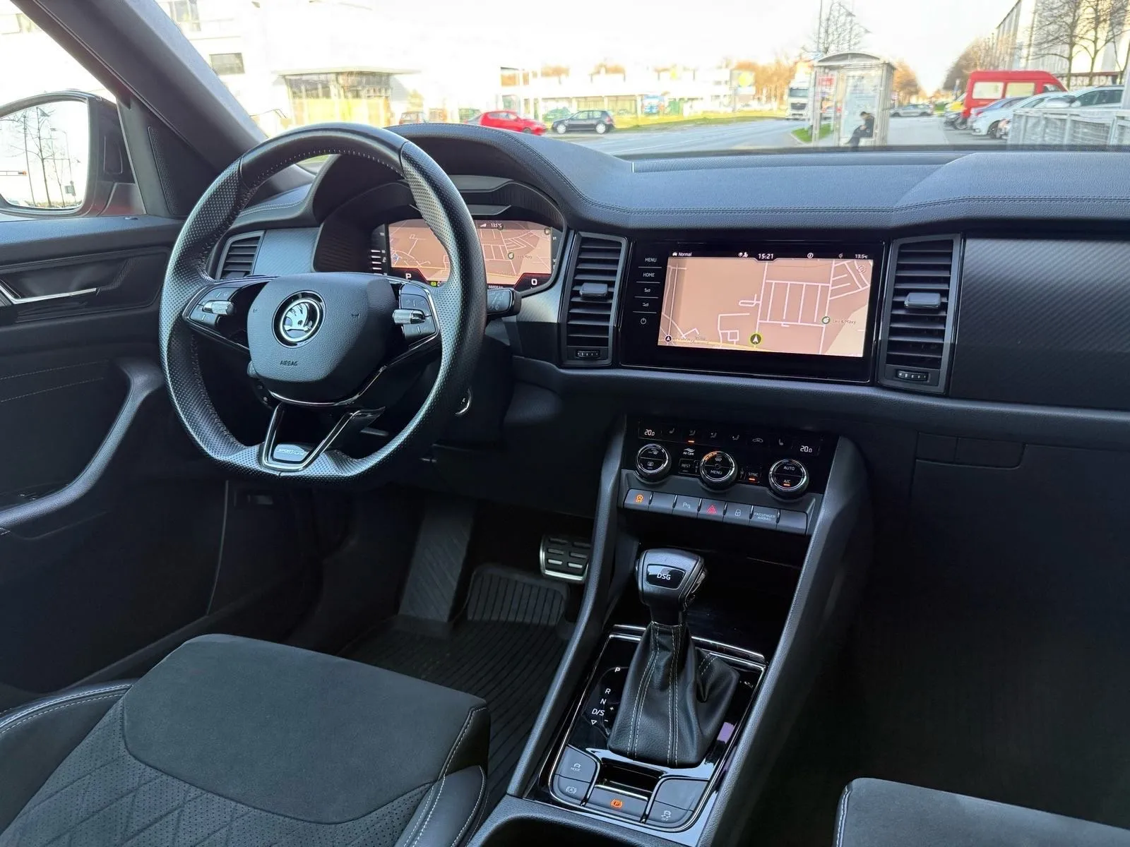 škoda kodiaq 2,0 tdi dsg sportline 7 sjed°virtual°navi°kamera°leasing - slika 17