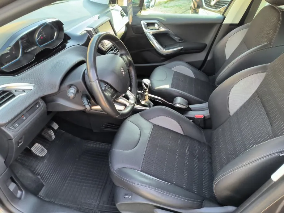 peugeot 2008 1,6 e-hdi 115 ks, servisna, v. servis, jamstvo, reg. 1 g. - slika 11