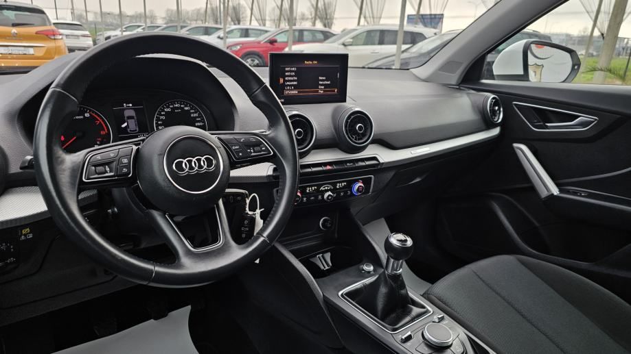 audi q2 1,0 tfsi,climtronic,tempomat,pdc,alu,43000km,hr auto,reg.9/25 - slika 16