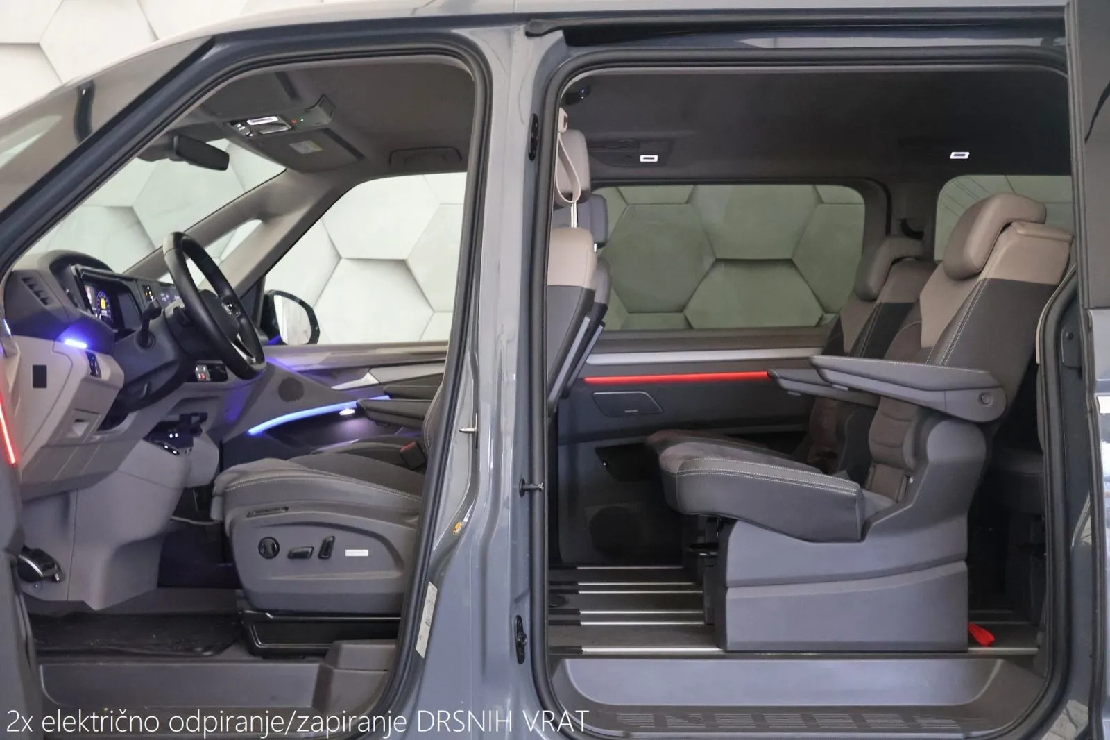 volkswagen multivan t7 l2 2.0tdi dsg style 150ks matrix virtual dab - slika 9