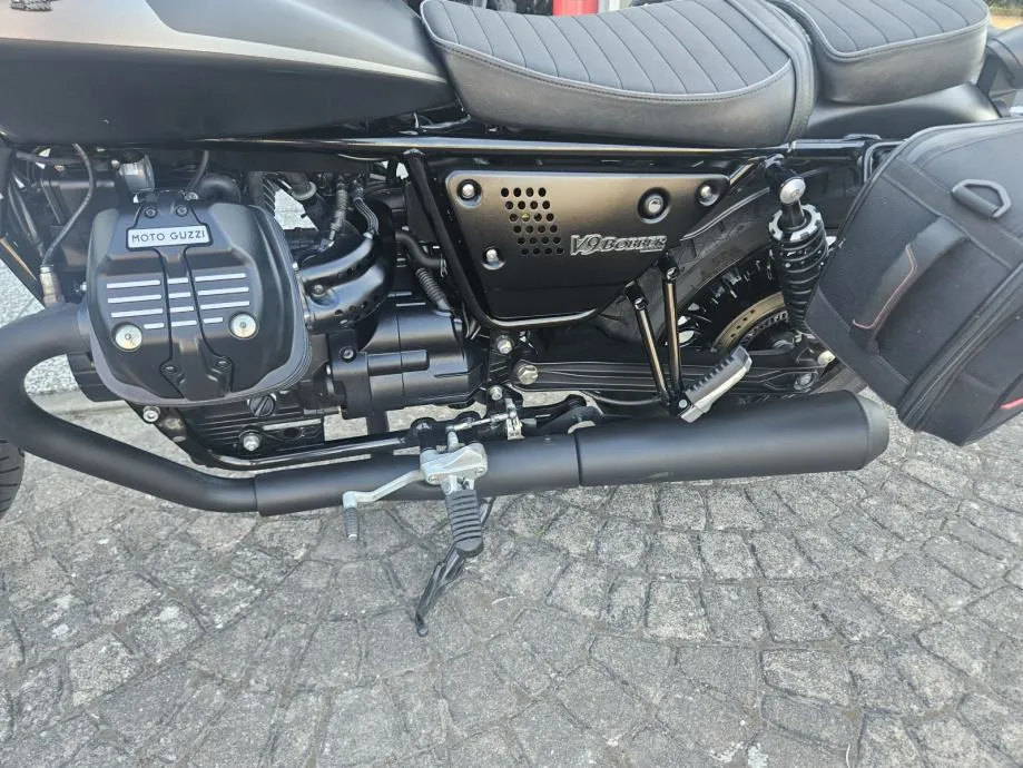 moto guzzi v9 bobber abs, s garancijom, 2021 god. - slika 6