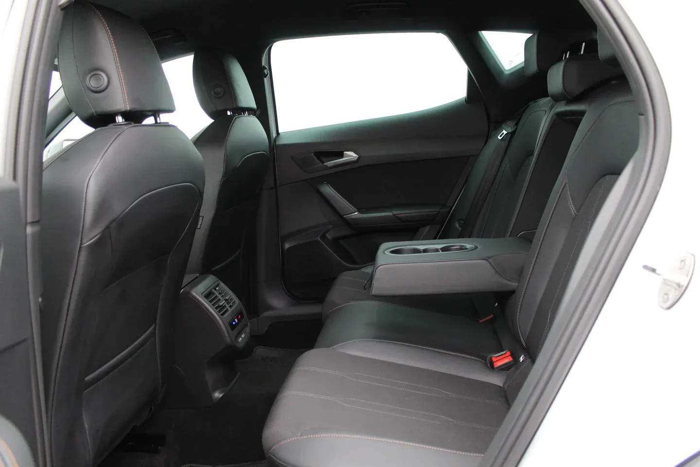 12945 cupra formentor 2.0 tdi evo dsg - slika 11