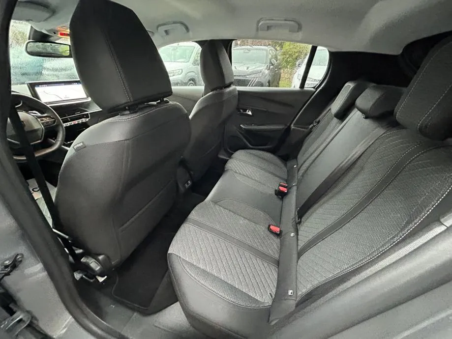 peugeot 208 hybrid 110 e-dcs6 - 2025 - 15000 km - gratis registracija - slika 12