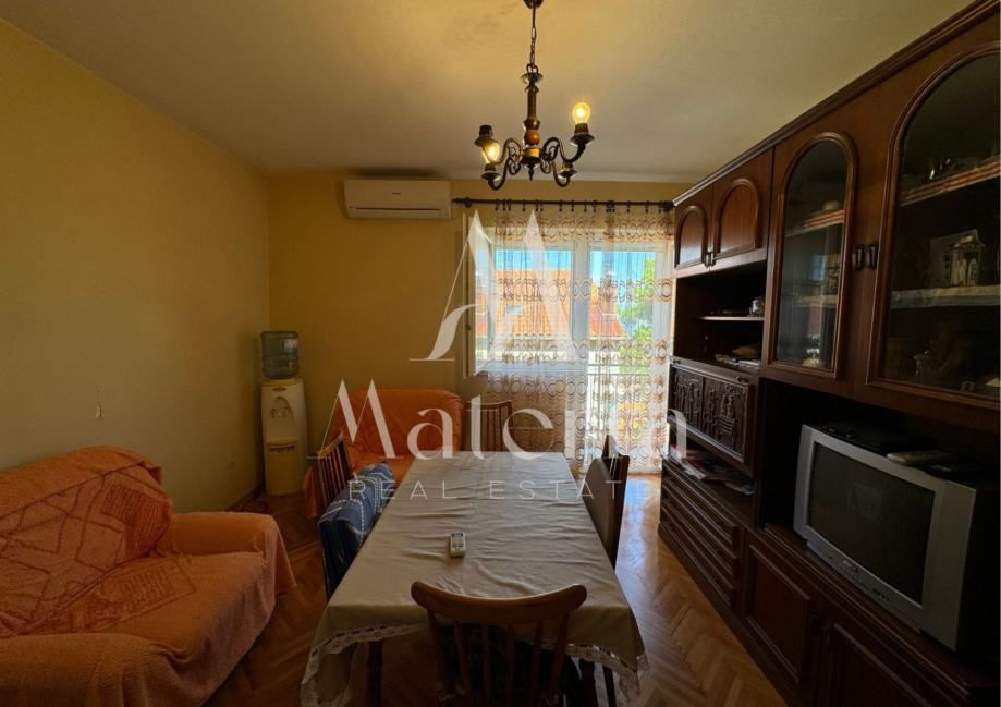 rijetkost, šibenik/centar, kuća sa 3 stana, parking, pogled na more - slika 12