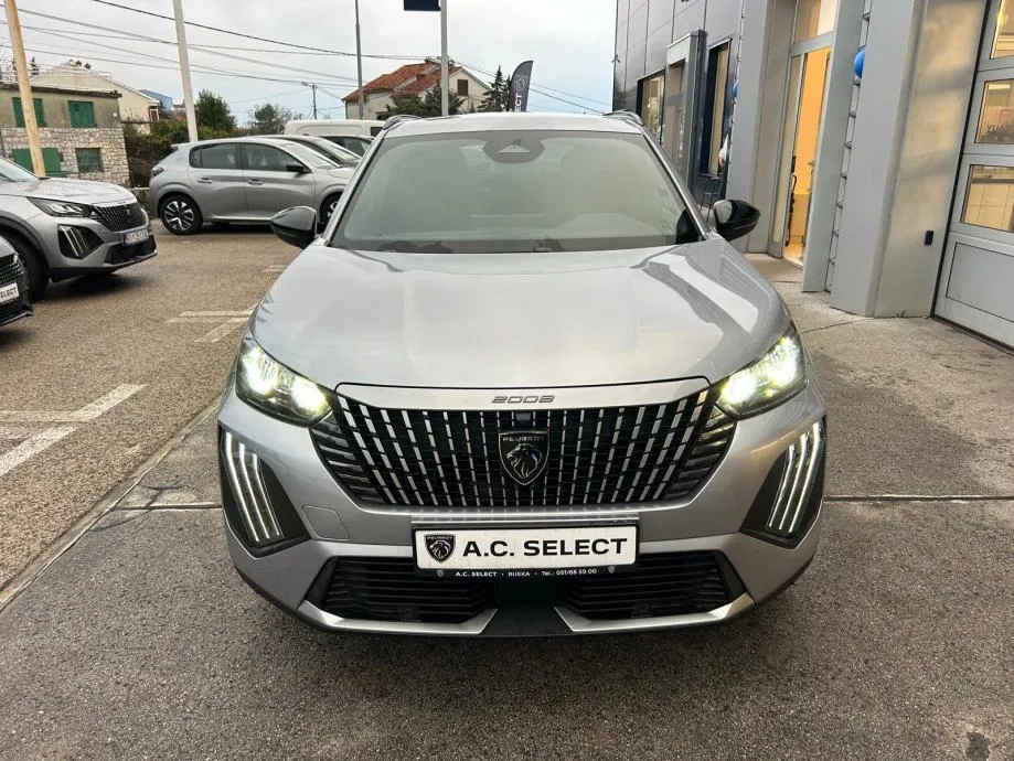 peugeot 2008 allure puretech 100 - slika 2