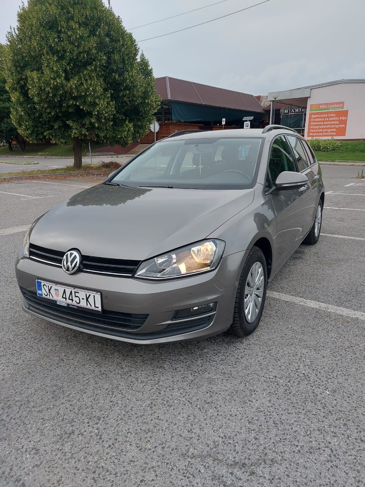 prodajem vw golf 7 karavan 2016g - slika 8