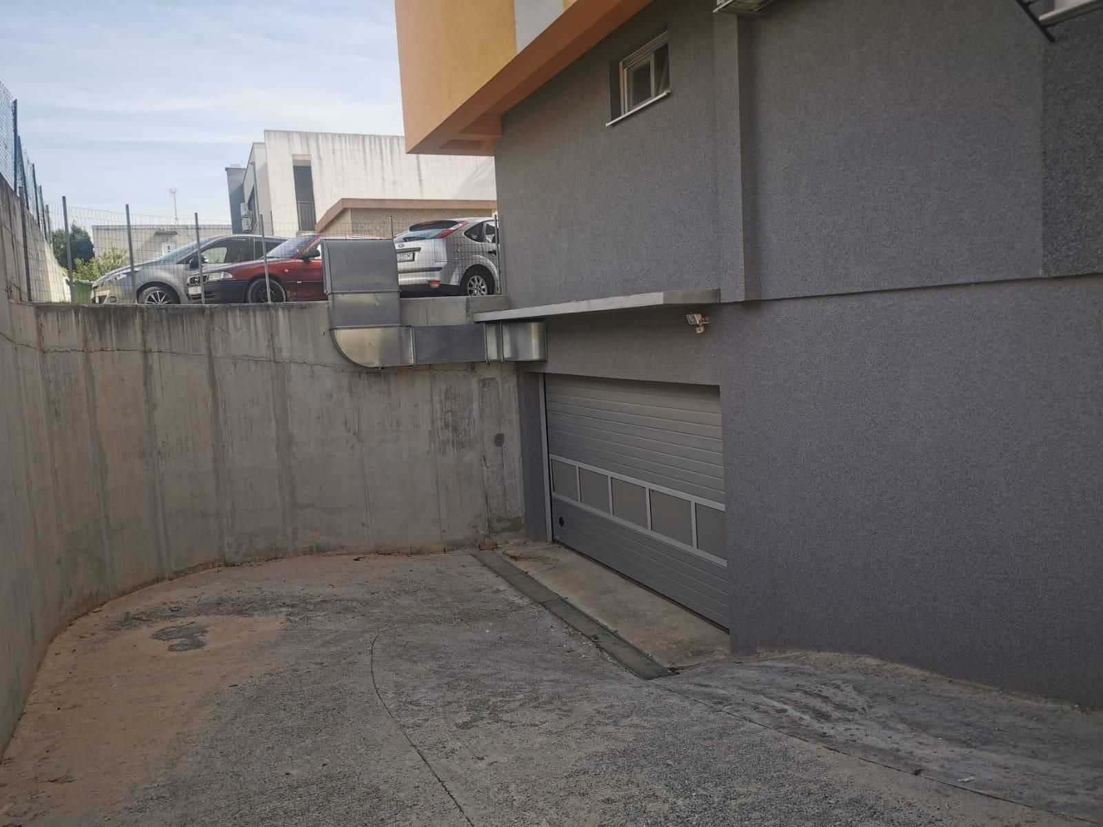 garaza kastel luksic 250 m2 - slika 2