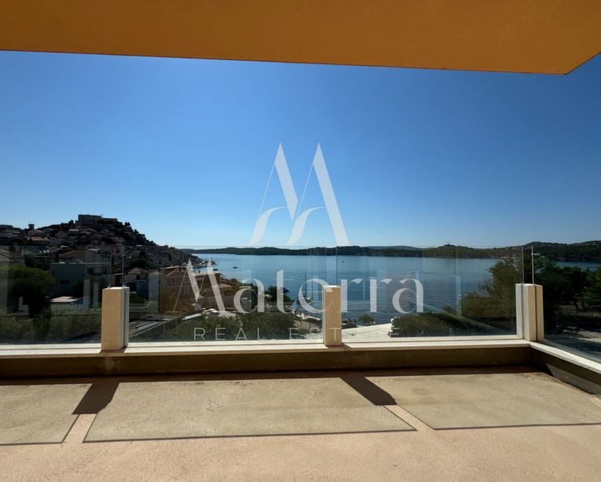 Luksuzni Stan, 138m2 Sa Galerijom I Pogledom Na Grad I More - Šibenik