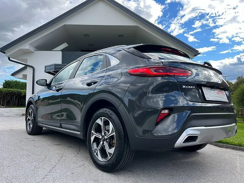 kia xceed 1.6 crdi-1 vl.navi-kam-led-alu-odlicn - slika 7