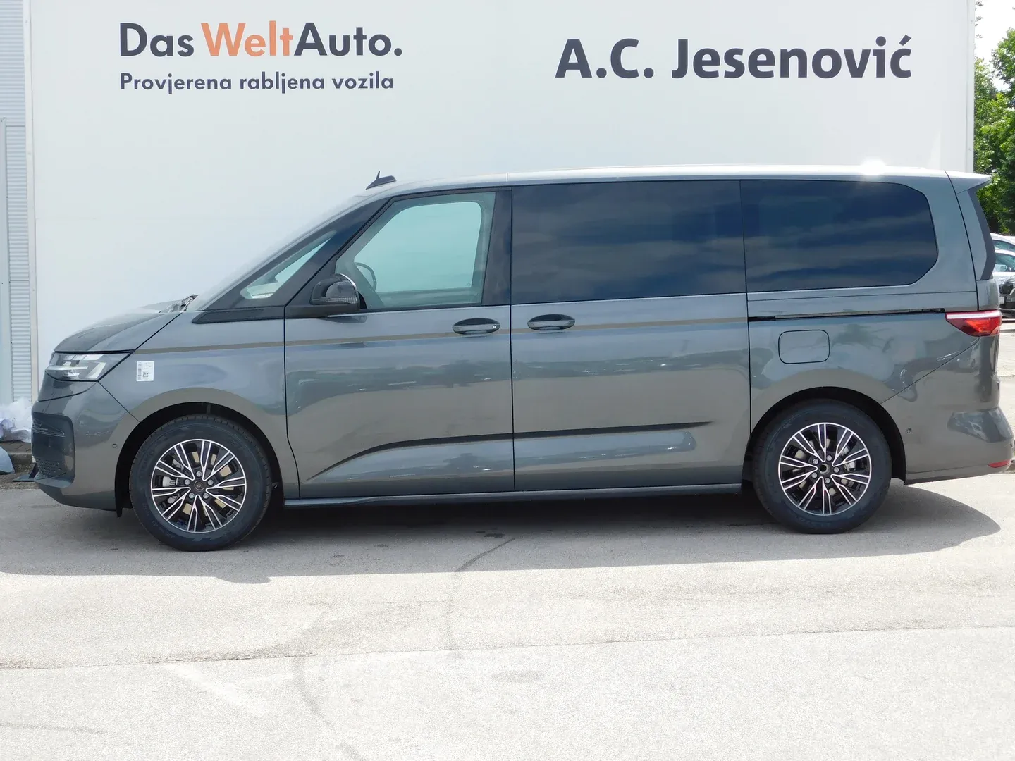 12846 vw multivan 4life l2 2.0 tdi dsg - slika 6
