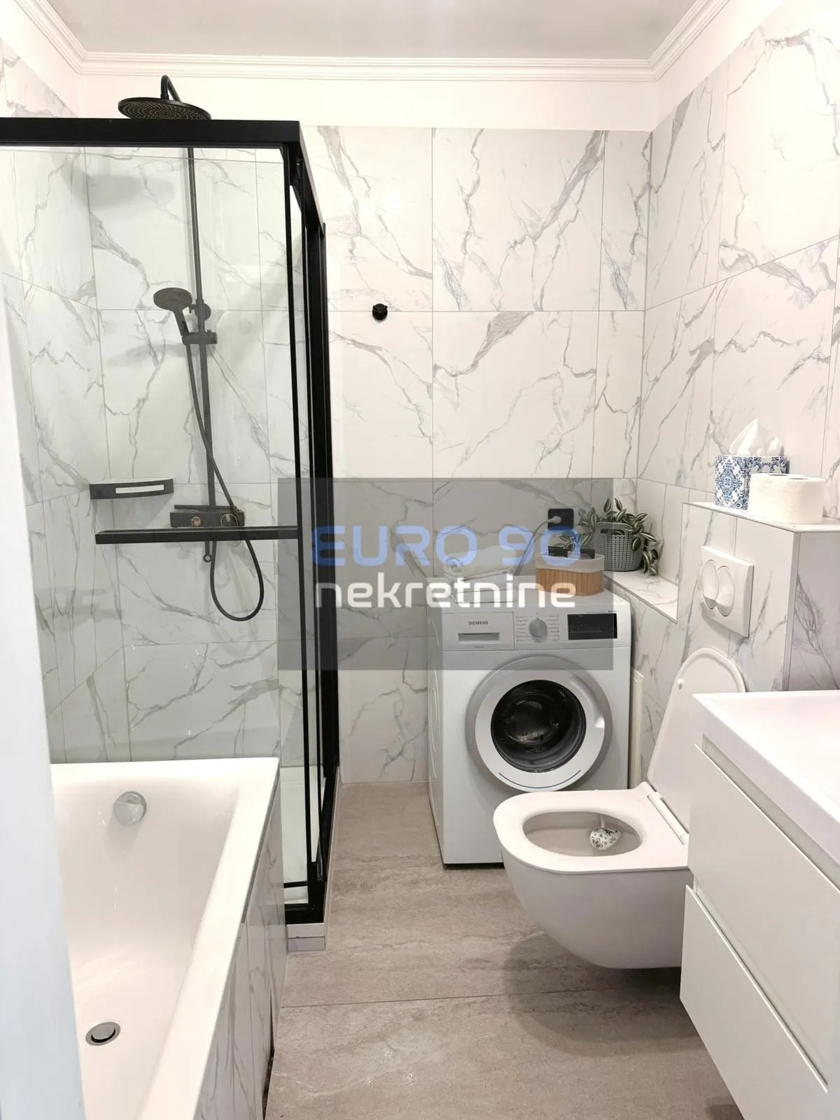 zadar/branimirova obala-trosoban namješten stan 95m2,lift,pogled ! - slika 9