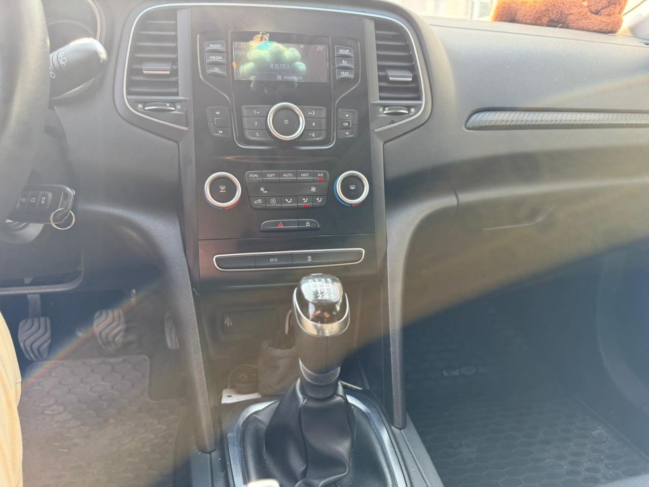 renault mégane berline tce 115 limited - slika 9