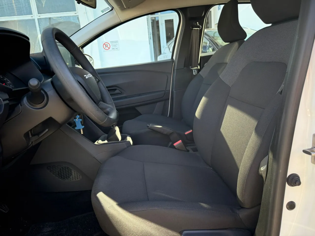 dacia sandero 1,0 eco-g 100 essential - slika 11