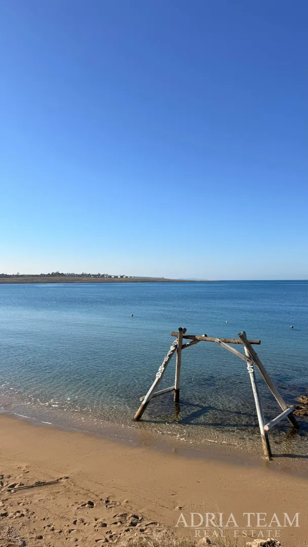 apartman prvi red do mora s bazenom - povljana, pag - slika 16