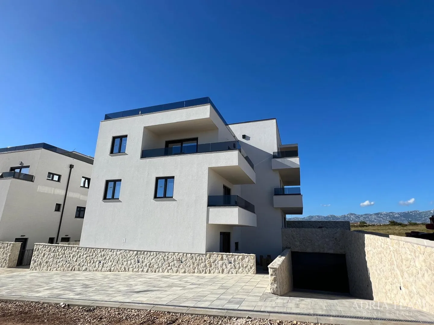 apartmani u stambenoj zgradi u novogradnji - povljana, pag - slika 47