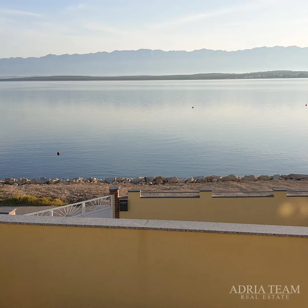 apartmanska kuća u 1.redu do mora - slika 16