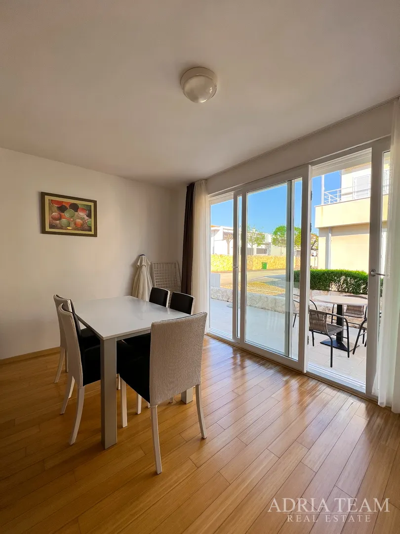 apartman s dvije terase, drugi red do mora - petrčane - slika 16