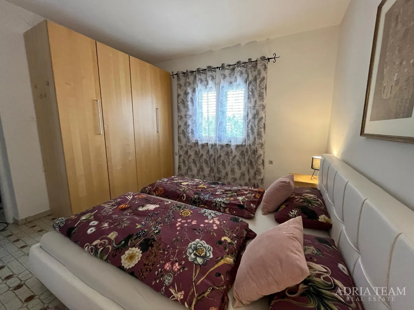 preuređena apartmanska kuća 200 m od mora, garaža i vrt - gornji karin - slika 5