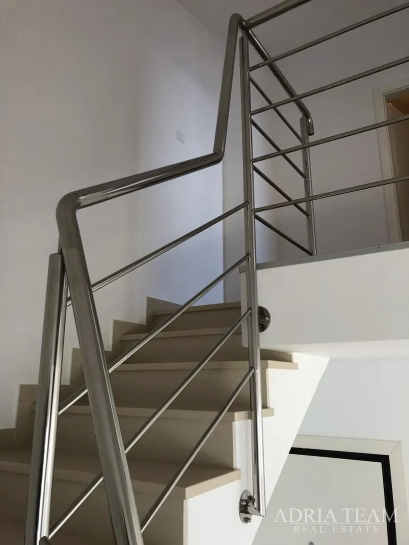 apartman s 3 spavaće sobe, 1. red do mora, povljana - pag - slika 22