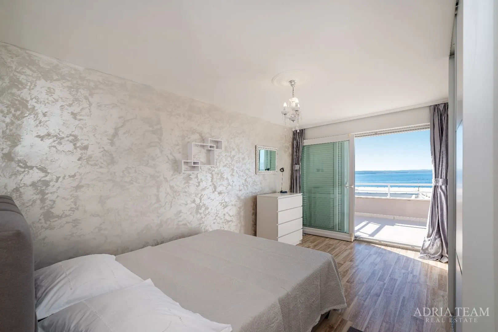 lijepa apartmanska kuća s pogledom na more, novigrad - slika 10