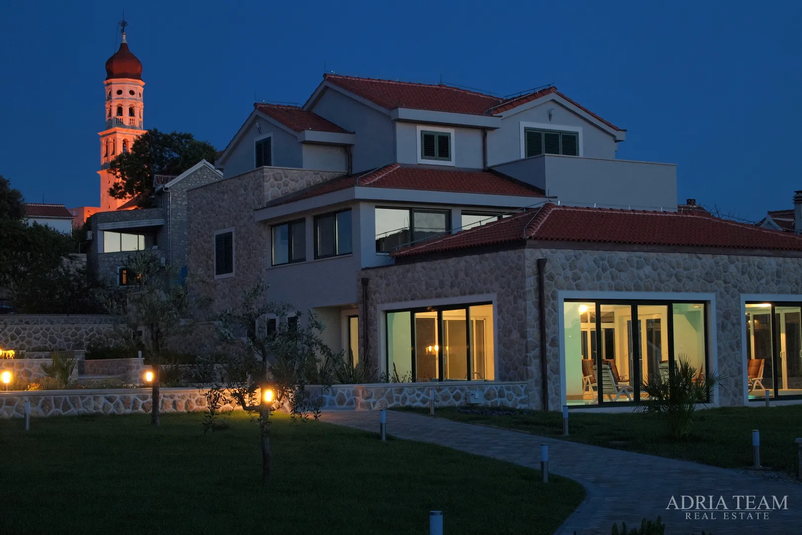 luksuzna vila 100 m od marine - betina, murter - slika 112
