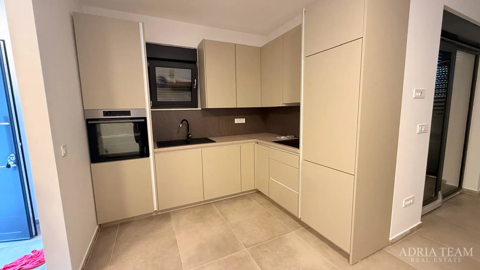 moderna duplex kuća s bazenom u zatonu kod nina – prodaja dva odvojena apartmana - slika 13