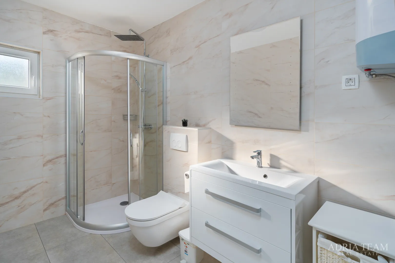 apartmani u stambenoj zgradi - vir - slika 13