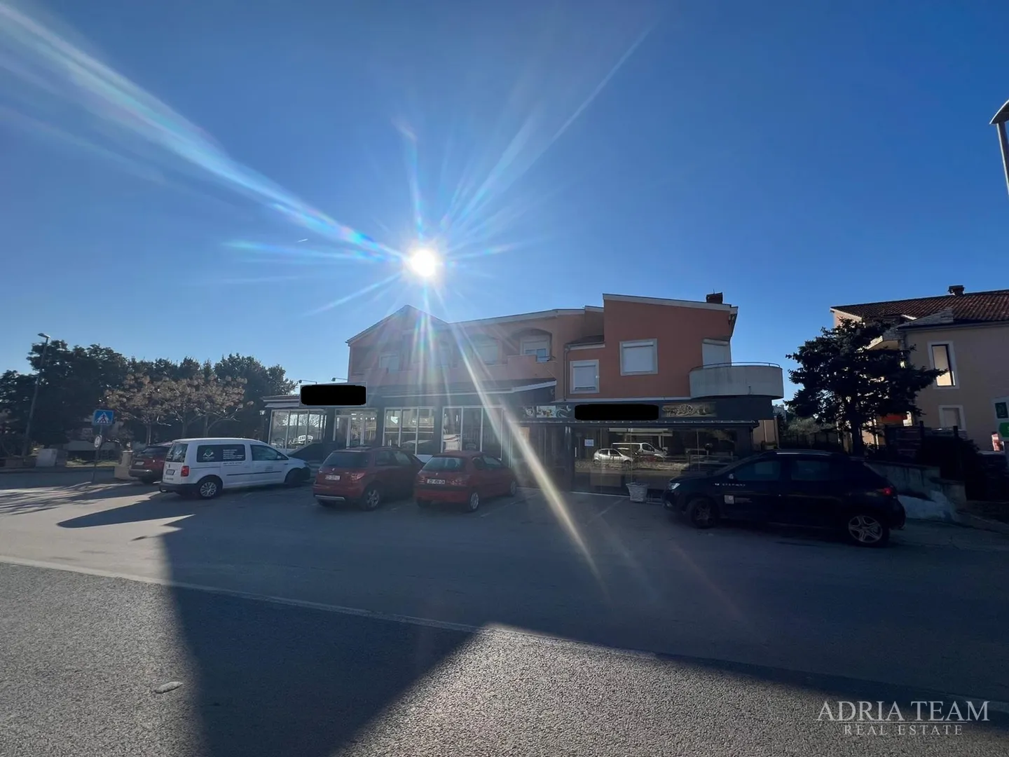 renovirana kuća s poslovnim prostorom (restoran i pekara) - nin - slika 4