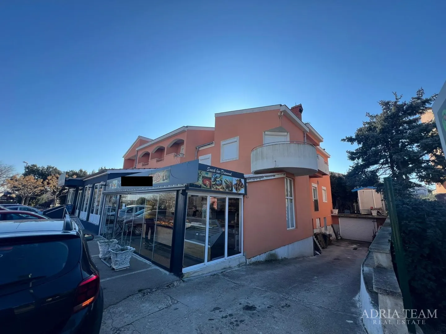 renovirana kuća s poslovnim prostorom (restoran i pekara) - nin - slika 3