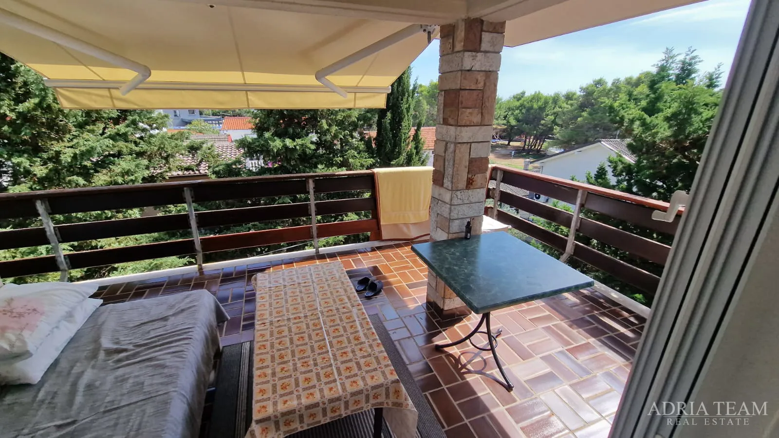 tri renovirana apartmana 400 m od plaže - slika 16