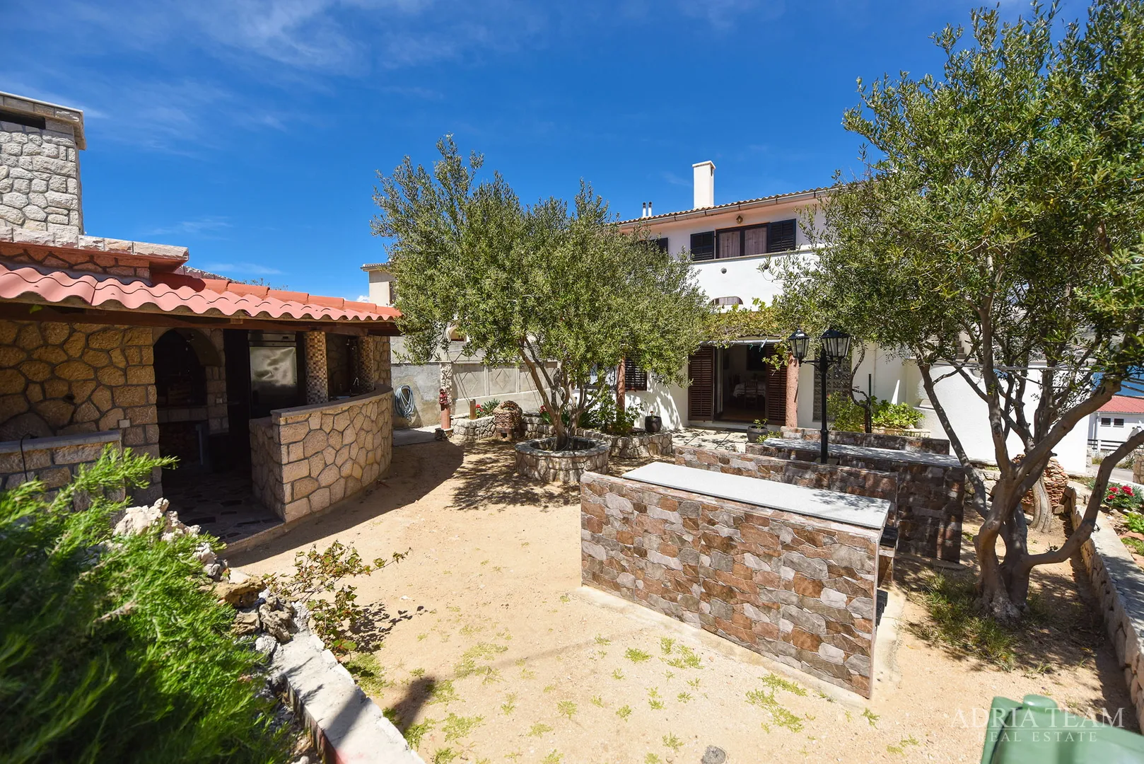 apartmani u kući, 150 m od mora - pag - slika 4