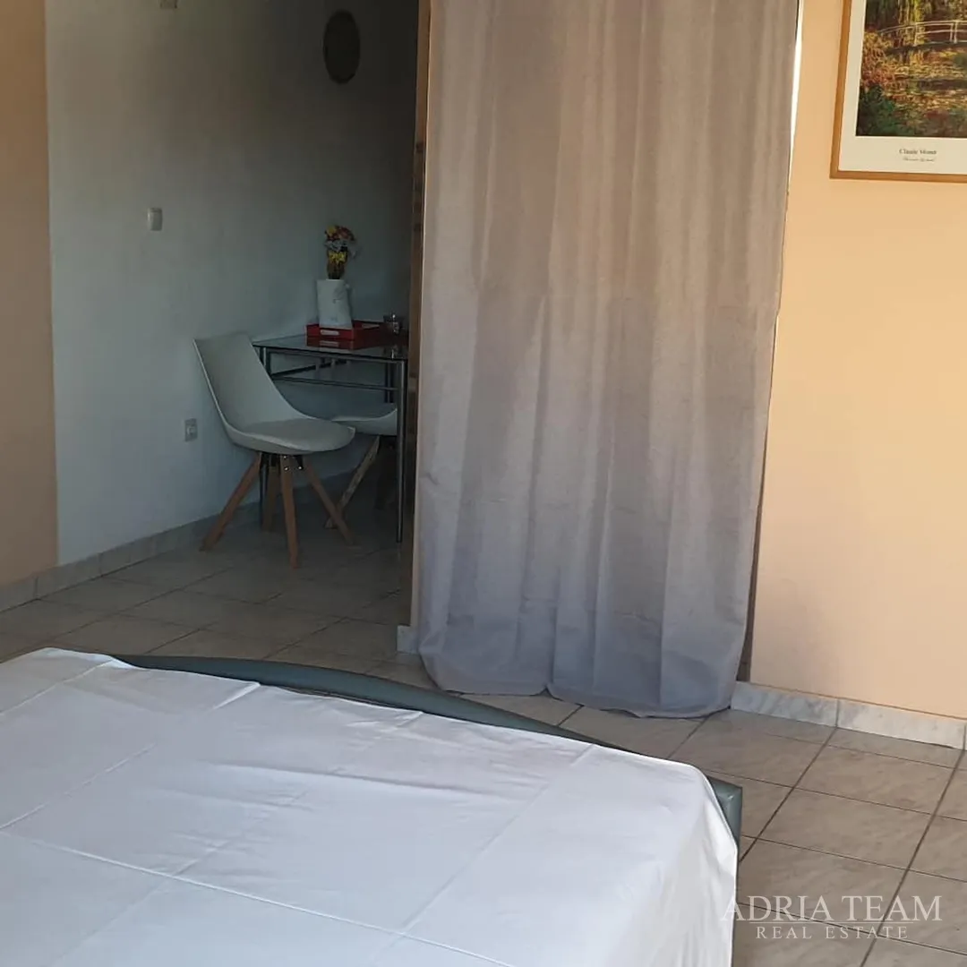 apartmanska kuća u 1.redu do mora - slika 38