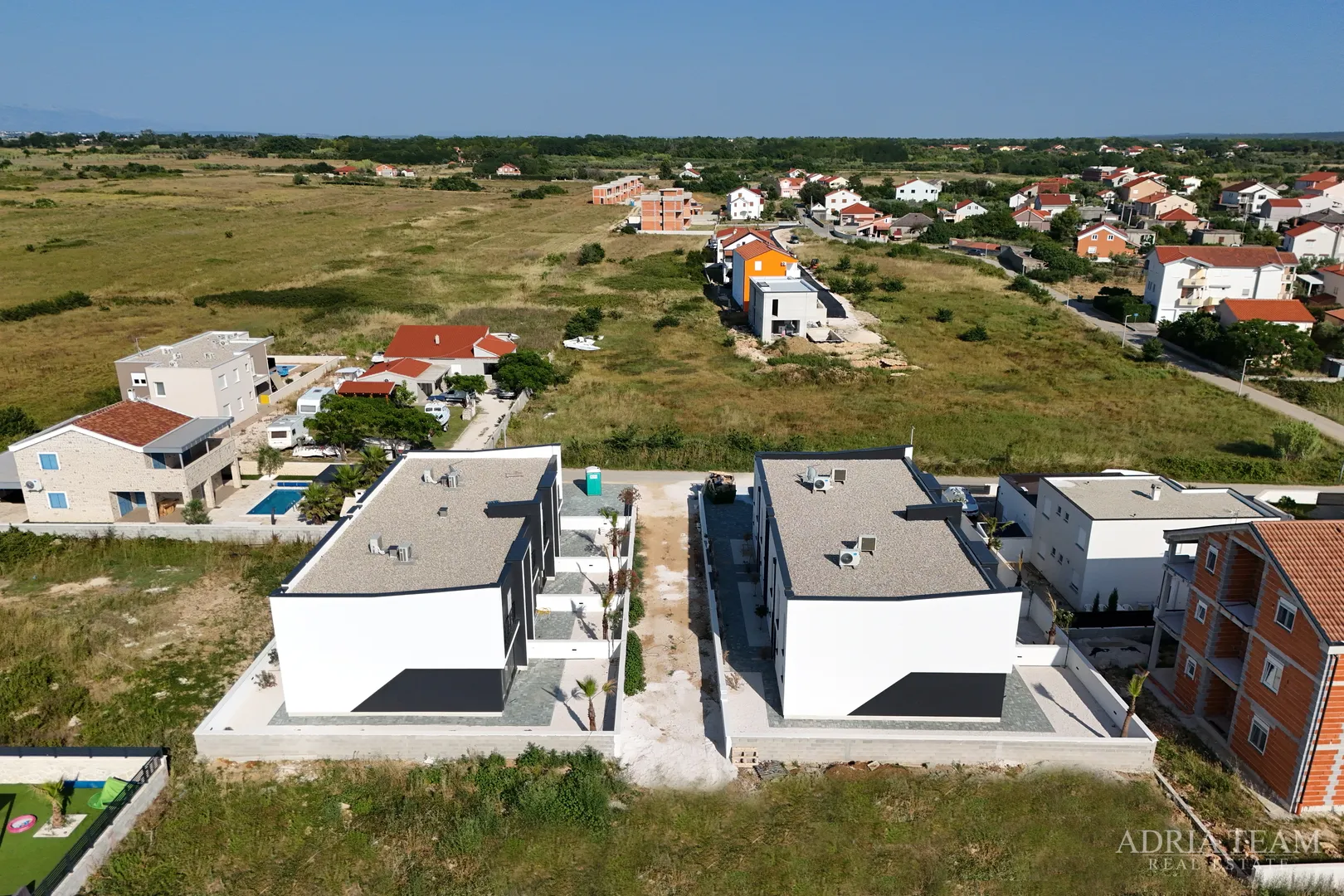 dvoetažni apartmani u novogradnji u dvije identične kuće u nizu - privlaka - slika 79