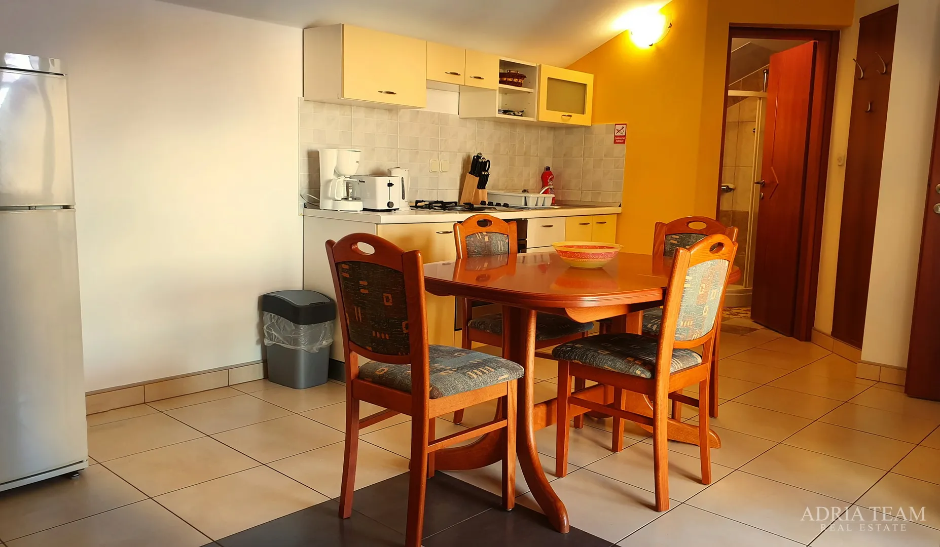 vila sa 7 apartmana, pogled na more - diklo, zadar - slika 24