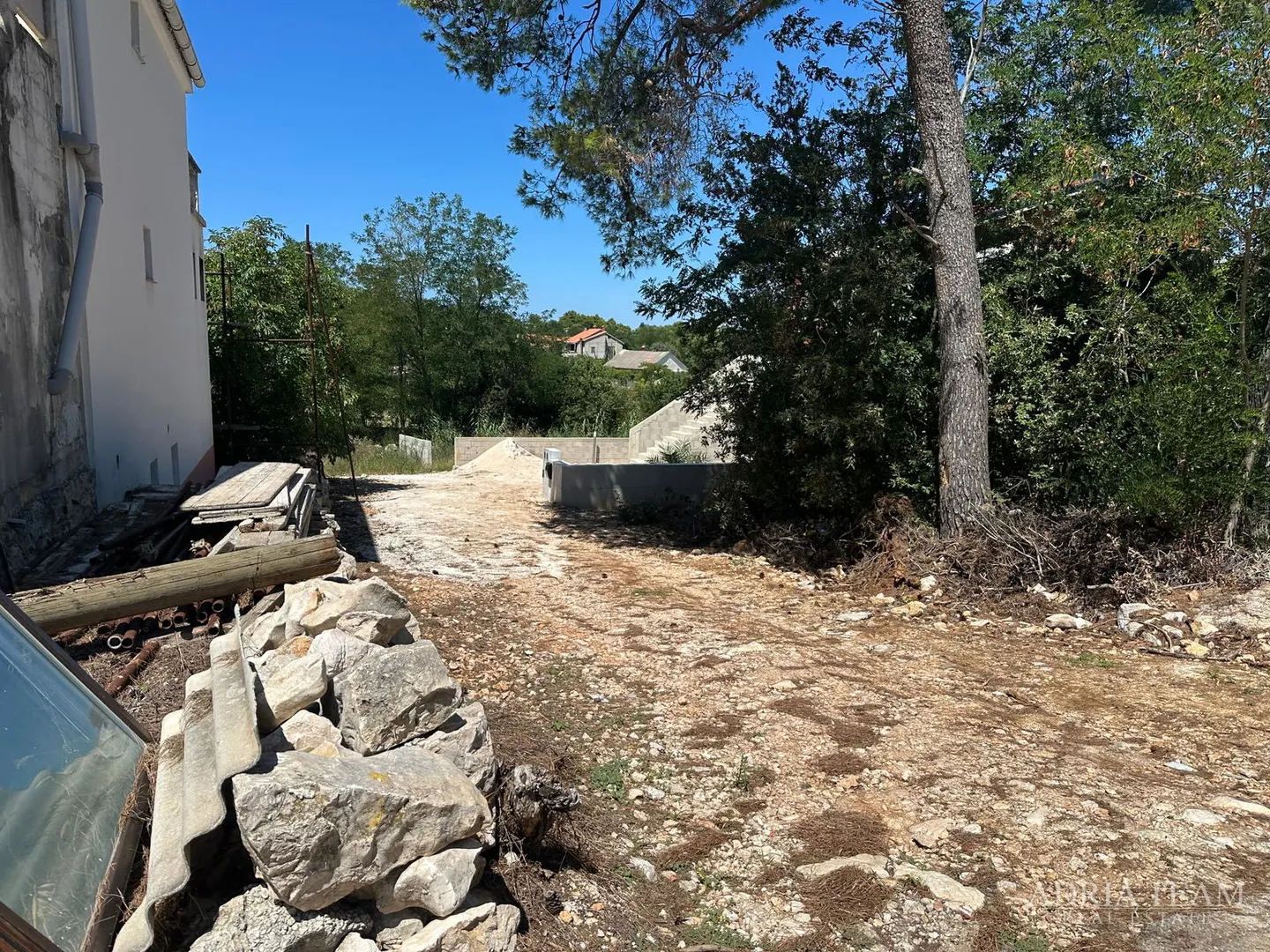 kuća s bazenom, novogradnja - vir (sjeverna strana) - slika 11
