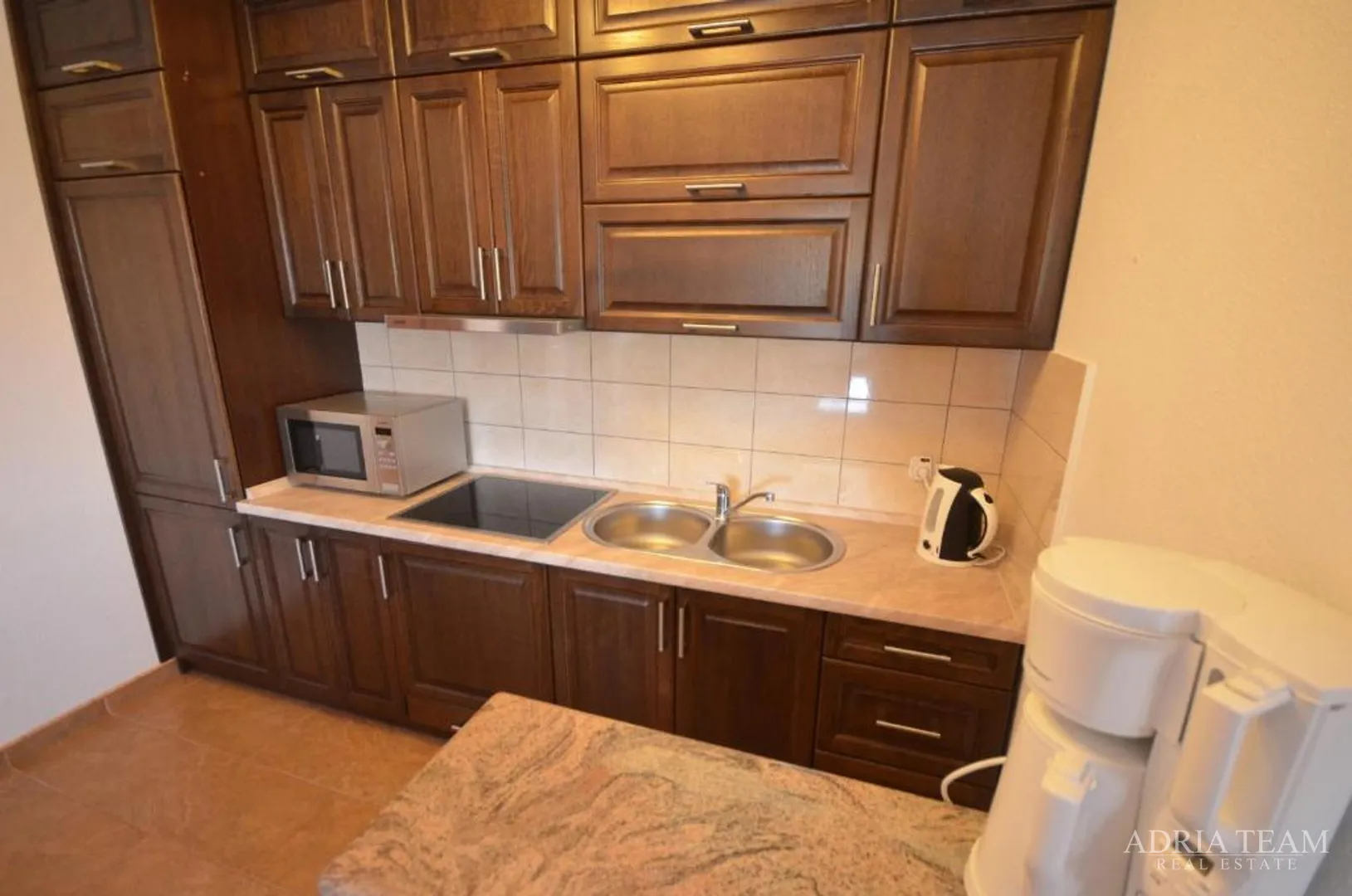 samostojeća kuća s 5 apartmana, 200 m od mora, vir - zadar - slika 17