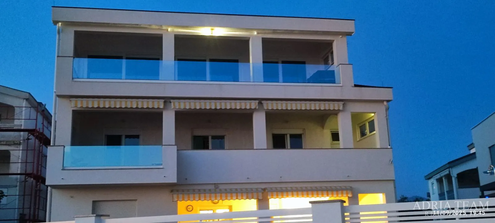 apartmani, prvi red do mora, vir - zadar izvrsna prilika!!! - slika 3
