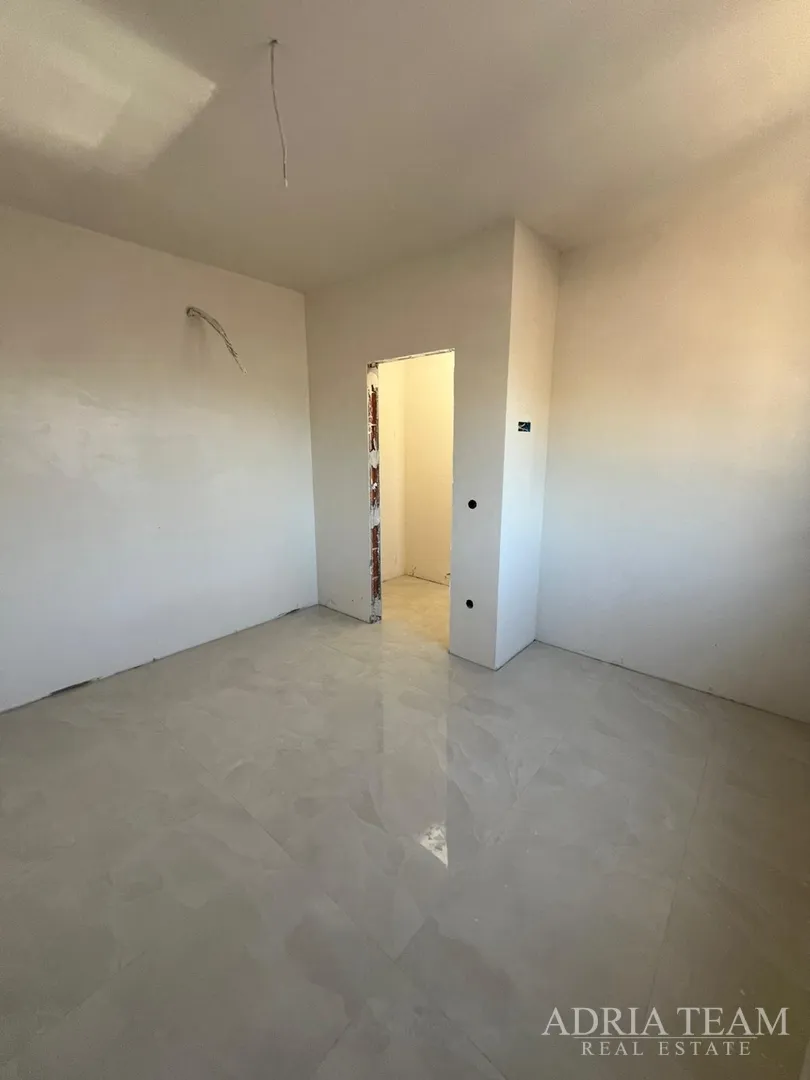 apartmani u novogradnji udaljeni 200 m od mora - seline - slika 20
