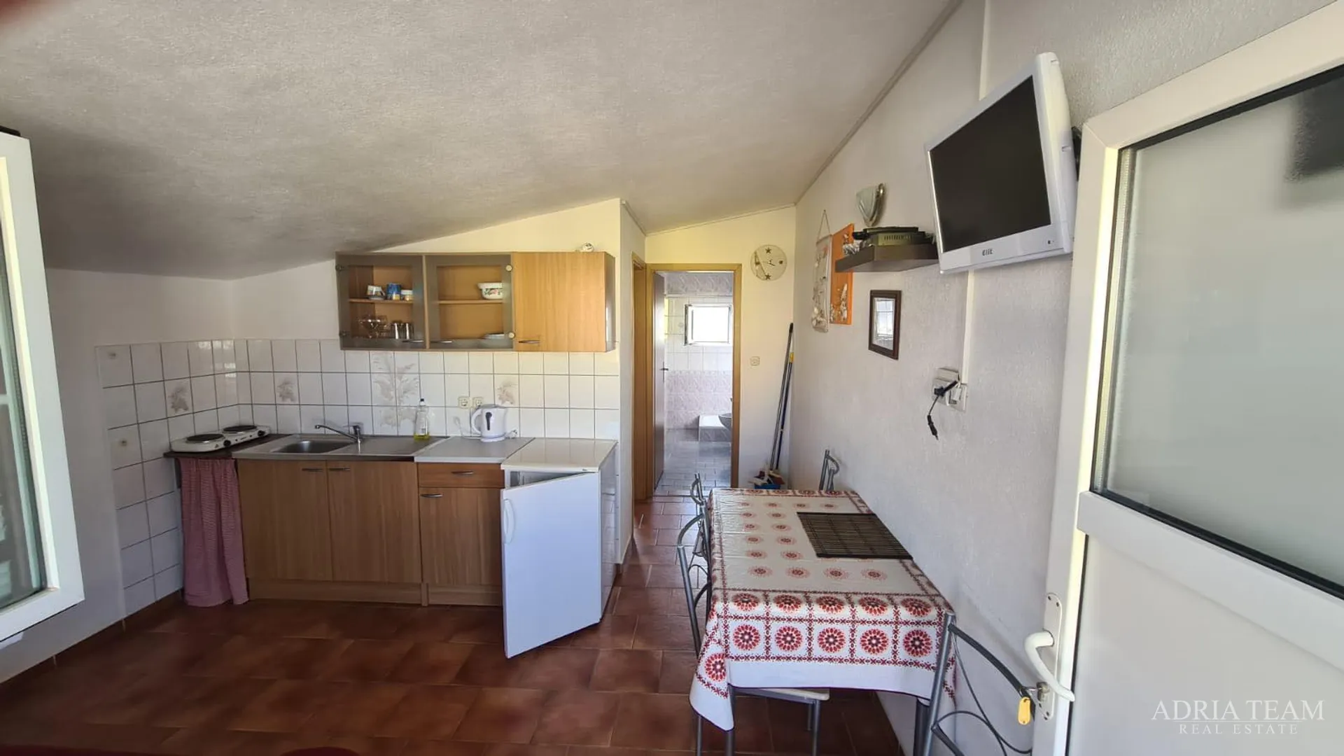 akcija!! apartmanska kuća s 5 apartmana, 170 m od mora, vir - zadar - slika 25