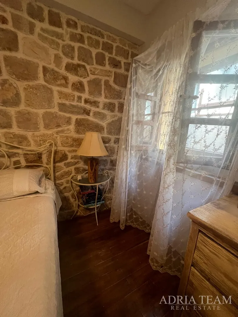 kuća u nizu s apartmanom i poslovnim prostorom, izvrsna lokacija i investicija - pirovac, centar - slika 18