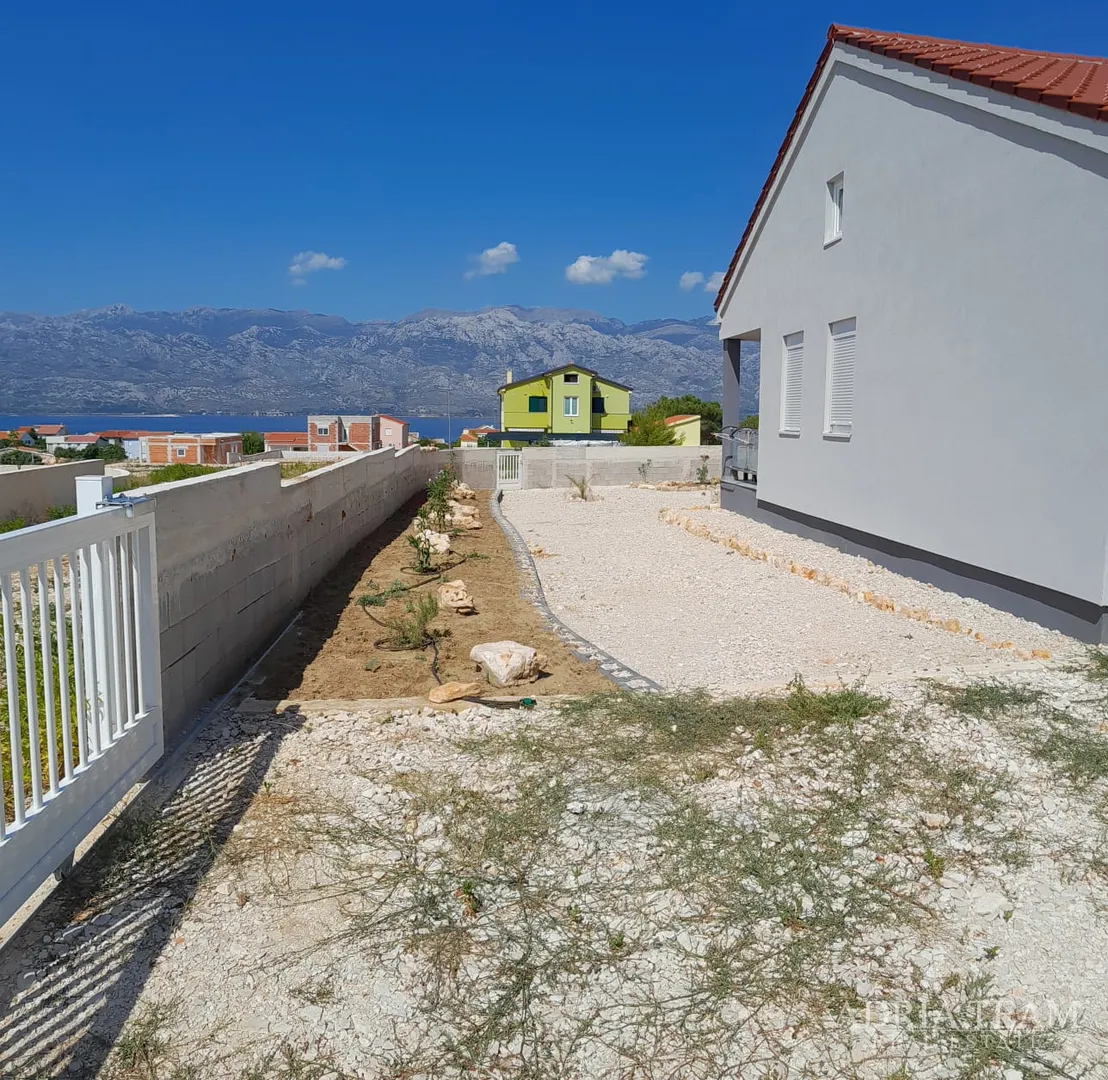 kuća u novogradnji - ražanac - slika 29